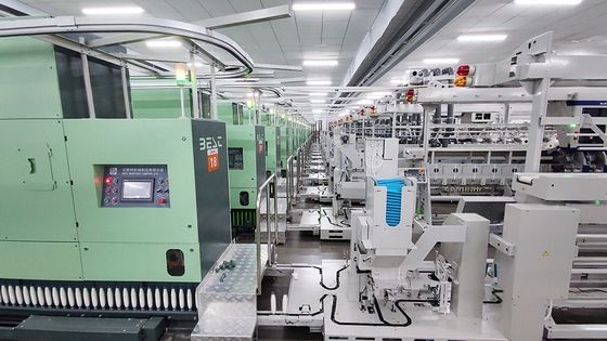 原材料 100% 粘着性サテリネ 60/1 シロ コンパクト糸 編み物